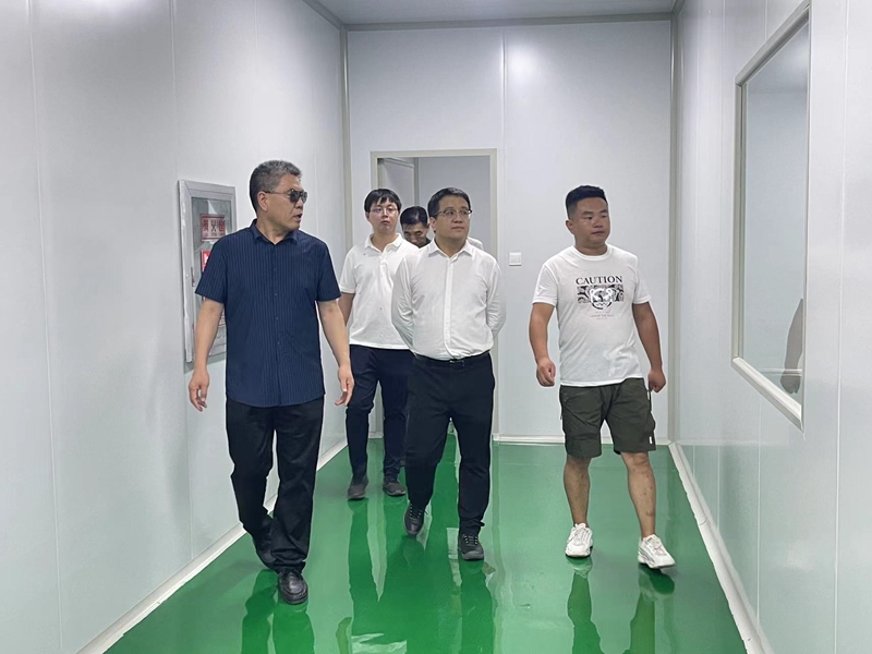 石嘴山市惠農(nóng)區(qū)委副書記、區(qū)長(zhǎng)馬仲武 蒞臨寧夏興康恒潤(rùn)農(nóng)業(yè)科技發(fā)展有限公司指導(dǎo)工作