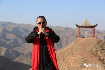 2019年1月1日，5位中衛(wèi)青年企業(yè)家在寺口山上送祝福